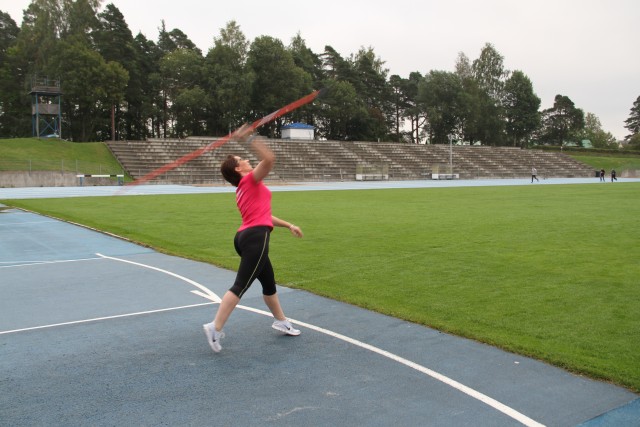 Essayah'n mielestä keihäänheiton tekee vaativaksi lajiksi se, että vauhti ja voima pitäisi saada ennen heittoa keihään taakse, jotta kaareen tulisi pituutta. Entinen mestarikävelijä myöntää, että ei keihäs ei olisi ollut hänelle paras laji.
